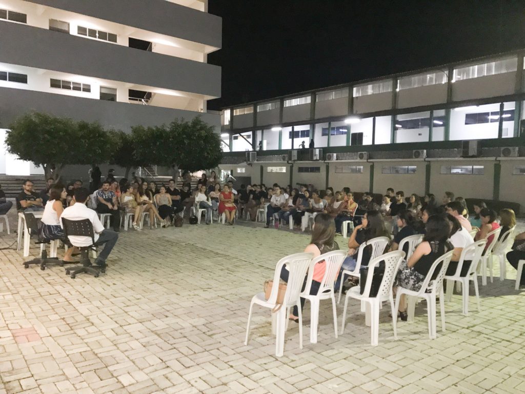 Mesa Redonda sobre Pesquisa e Psicologia