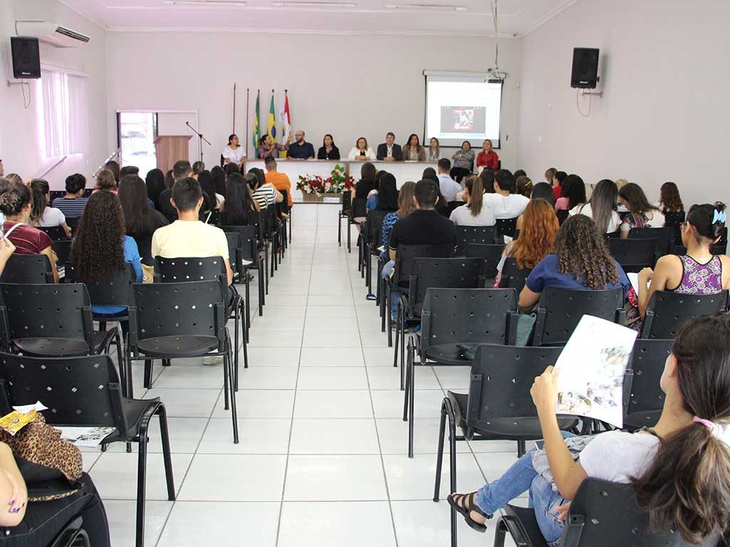 Calouros ganharam recepção informativa