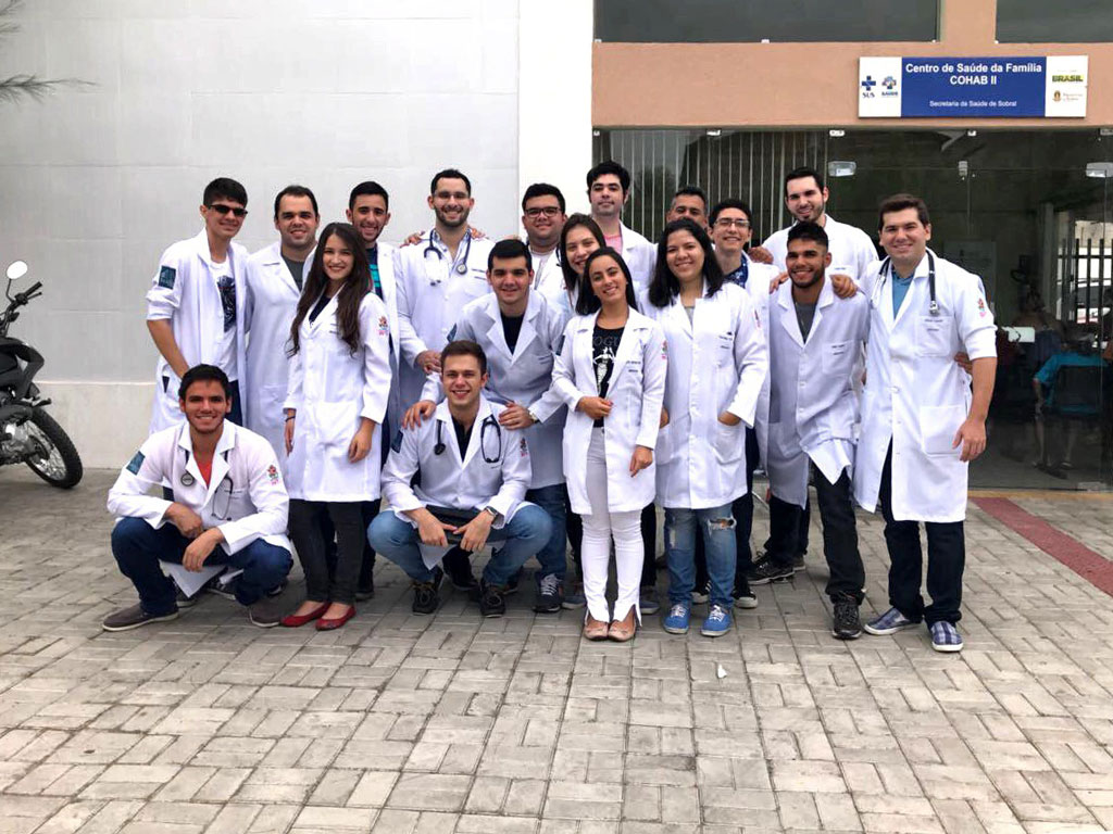 Acadêmicos do Curso de Medicina promovem ação no bairro COHAB II