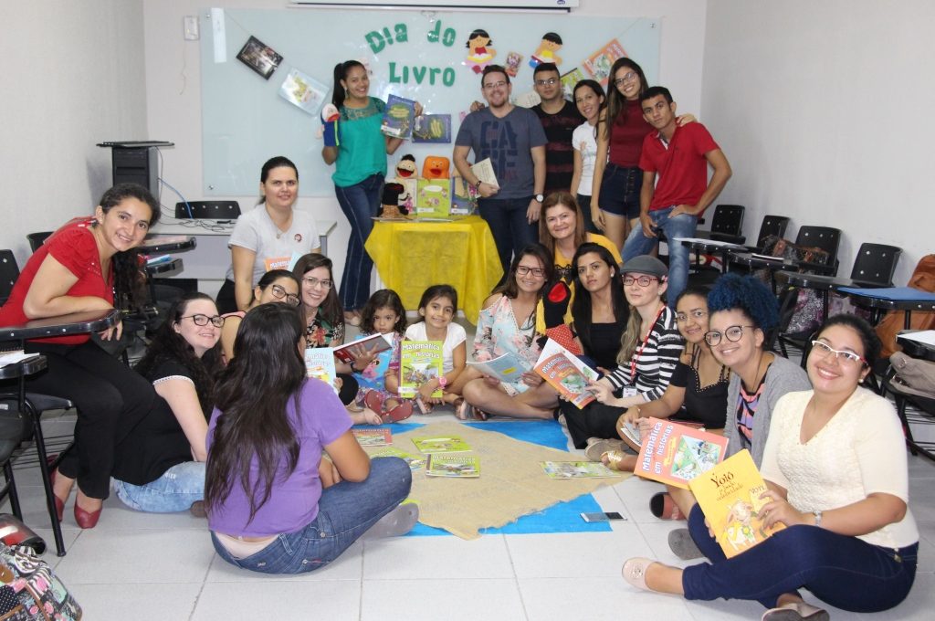 Curso de Pedagogia UNINTA comemora o Dia Nacional do Livro Didático