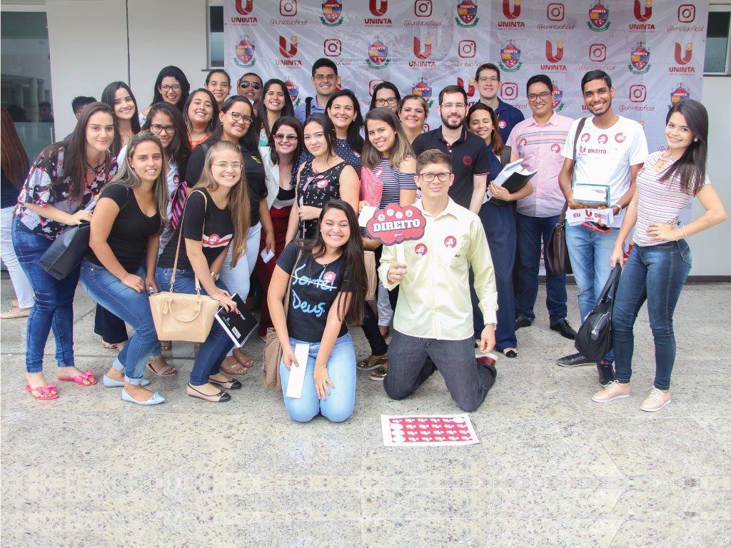 Estudantes veteranos recebem as boas-vindas para o semestre 2018.1