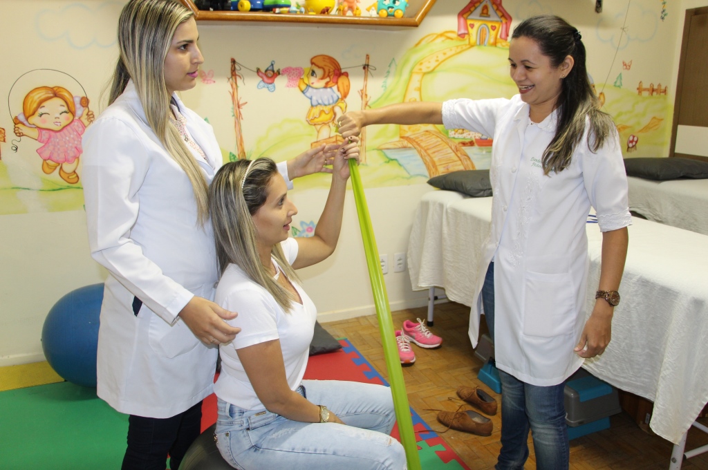 Clínica Escola de Fisioterapia do UNINTA recebe projeto de extensão
