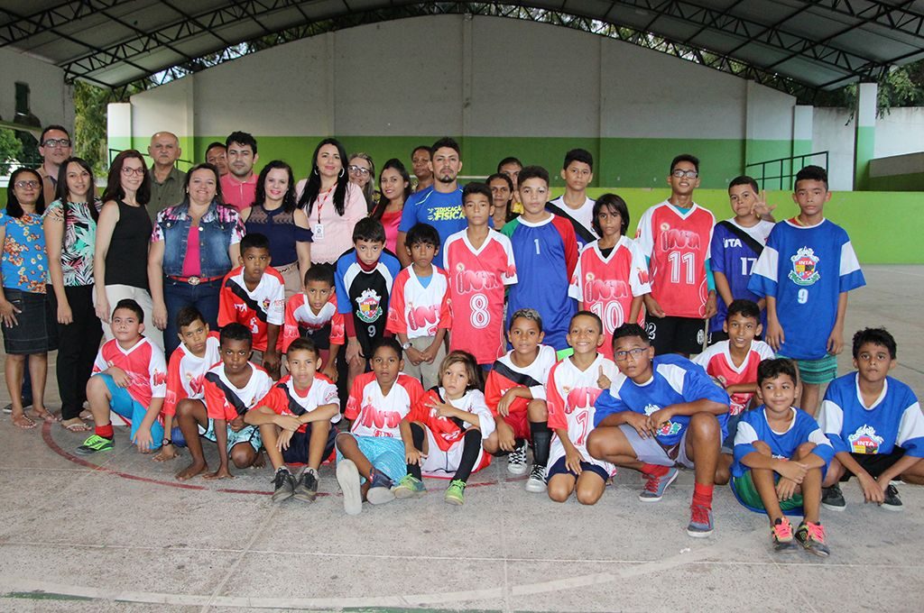 I Torneio de Integração da Escola Livre de Futsal reúne crianças do bairro Dom Expedito