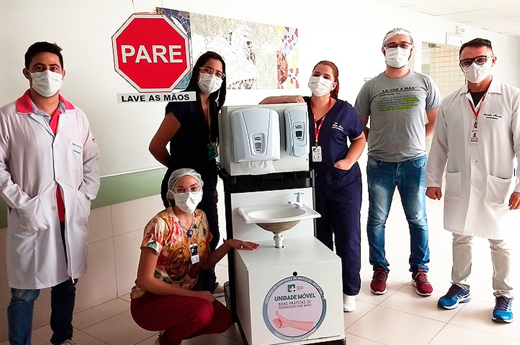 Internos de Enfermagem do UNINTA no Hospital Regional Norte participam de ação no Dia Mundial de Higienização das Mãos