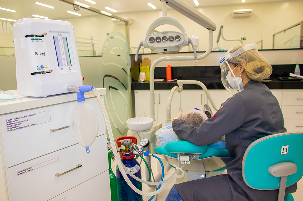 Curso de Odontologia do UNINTA faz a aquisição de aparelho para sedação consciente com óxido nitroso e oxigênio