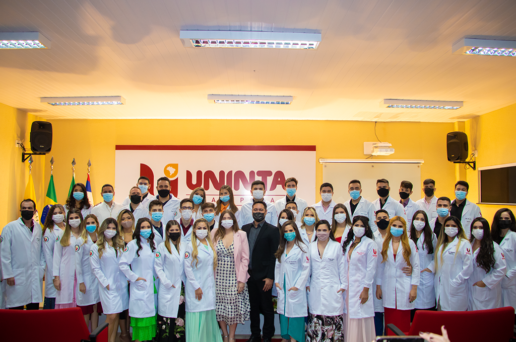 Medicina Campus Itapipoca promove sua 1ª cerimônia do Jaleco Branco e reúne 45 acadêmicos